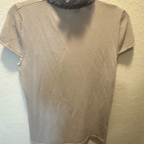 Adrienne Vittadini Ruffled Grey Blouse Size Medium - Picture 5 of 5